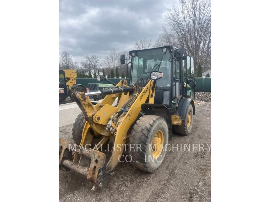 CAT 906H2 Фронтальні навантажувачі