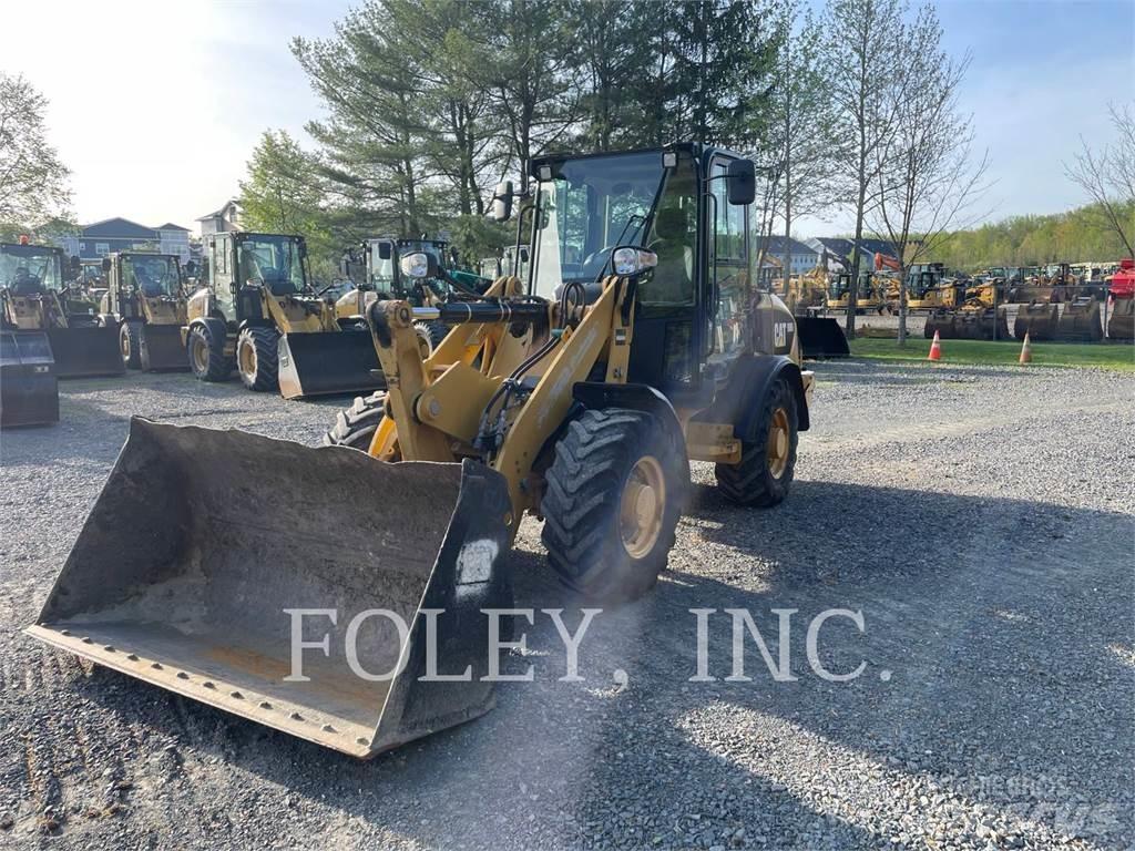 CAT 906H2 Фронтальні навантажувачі