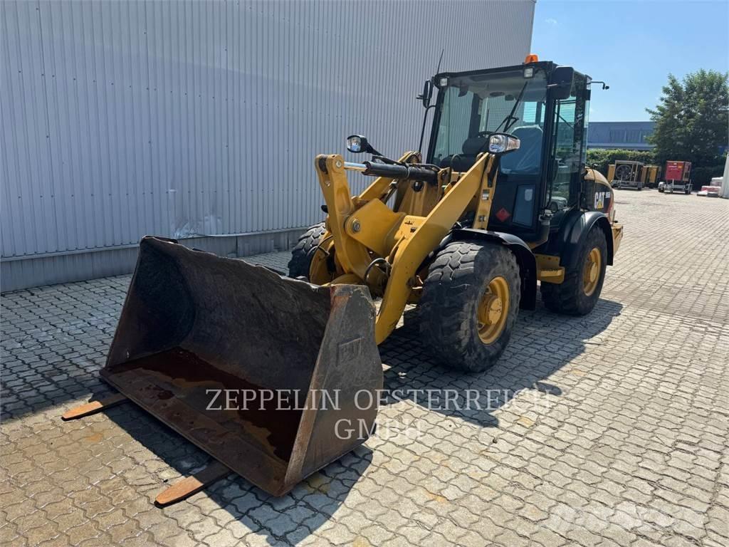 CAT 906H2 Фронтальні навантажувачі