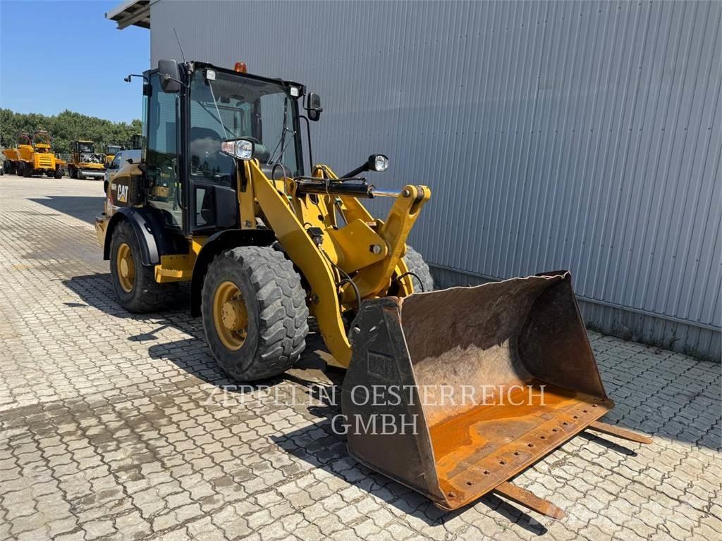CAT 906H2 Фронтальні навантажувачі