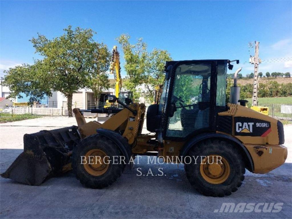 CAT 906H2 Фронтальні навантажувачі