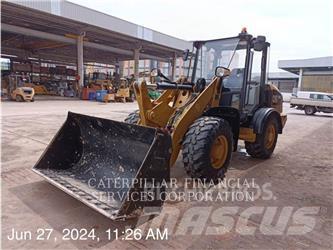 CAT 906K Фронтальні навантажувачі