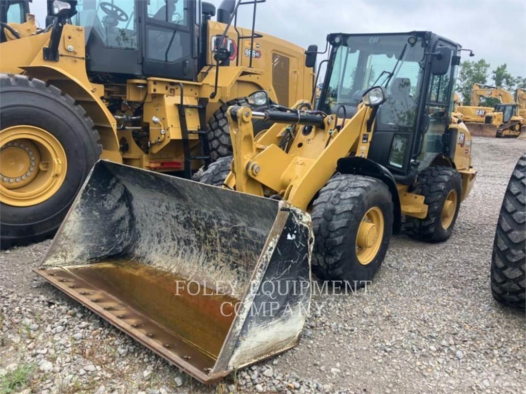 CAT 906M Фронтальні навантажувачі