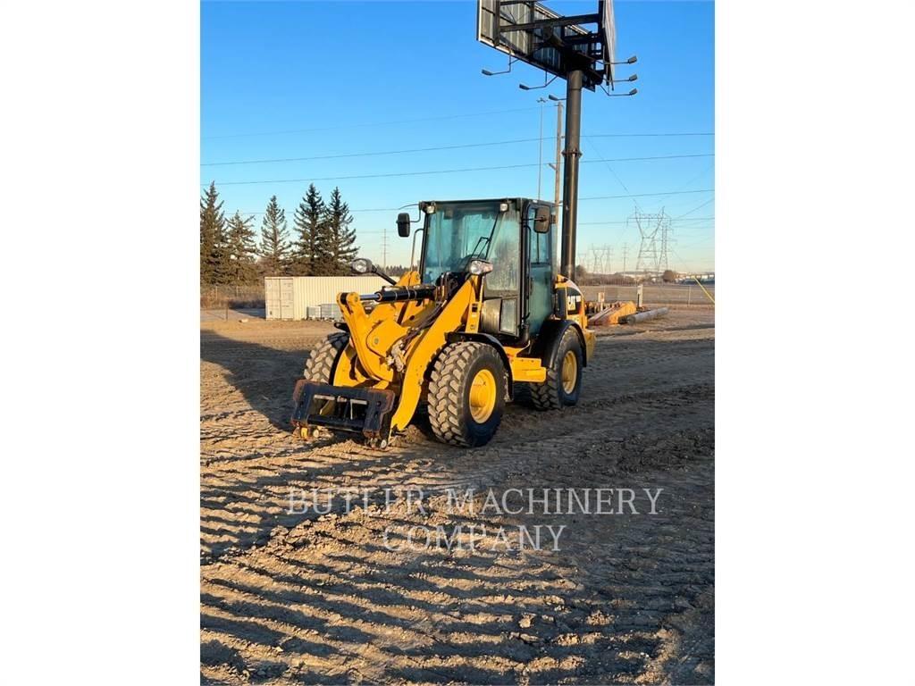 CAT 906M Фронтальні навантажувачі