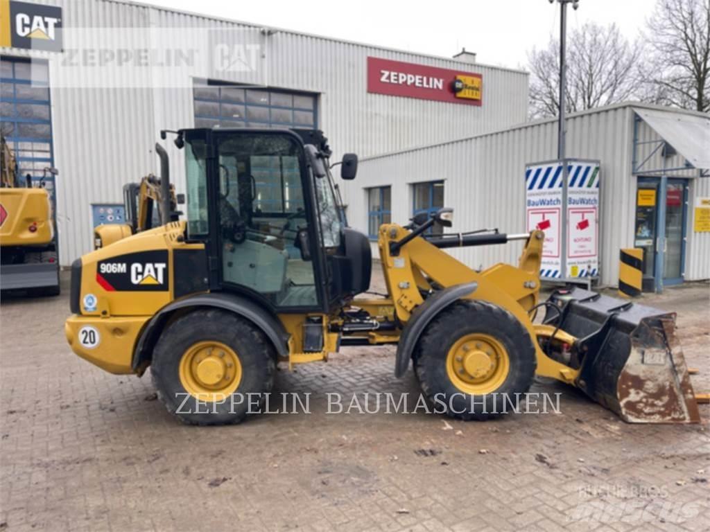 CAT 906M Фронтальні навантажувачі