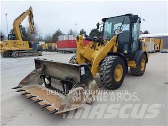 CAT 906M Фронтальні навантажувачі