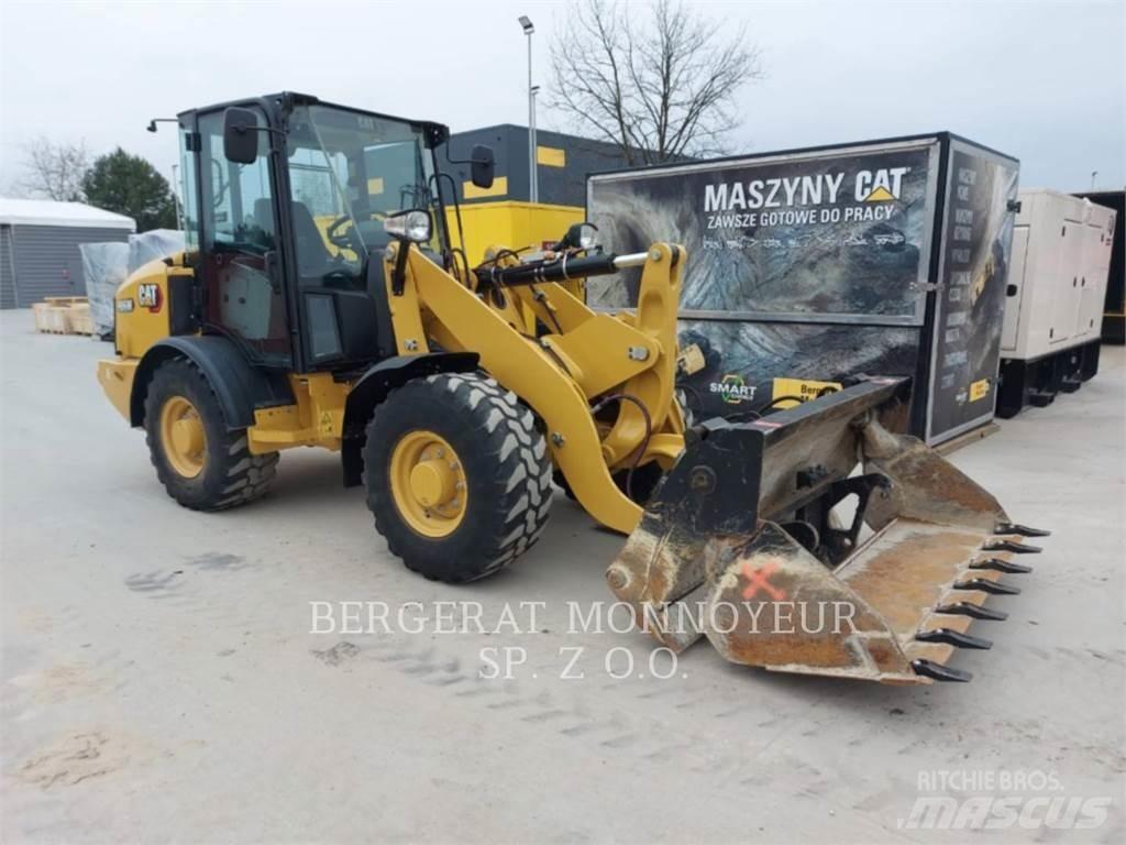 CAT 906M Фронтальні навантажувачі