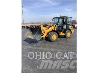 CAT 906M Малі навантажувачі