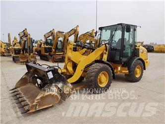 CAT 906M Фронтальні навантажувачі