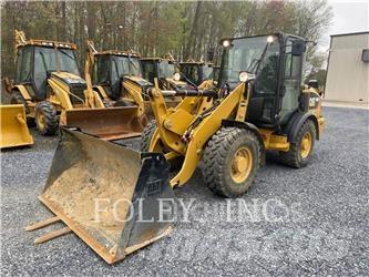 CAT 906M Фронтальні навантажувачі