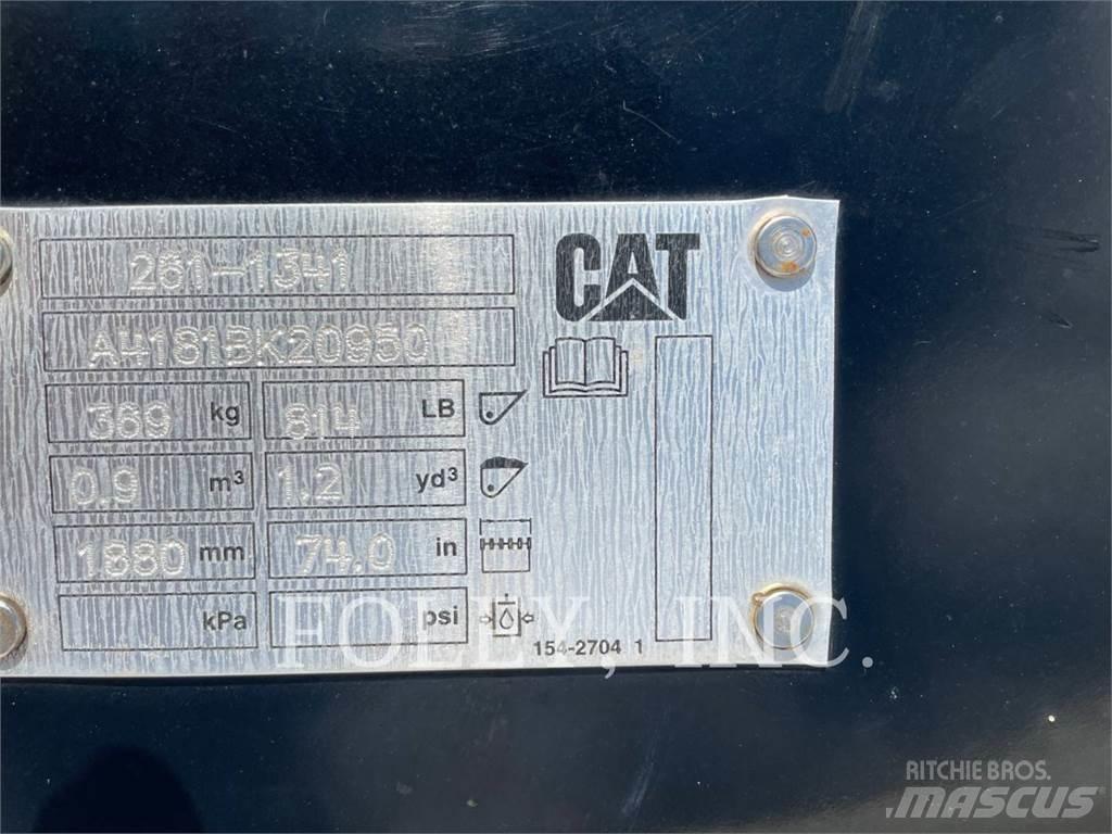 CAT 906M Фронтальні навантажувачі