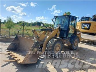 CAT 906M Фронтальні навантажувачі