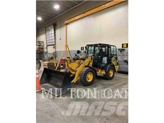 CAT 906M Фронтальні навантажувачі
