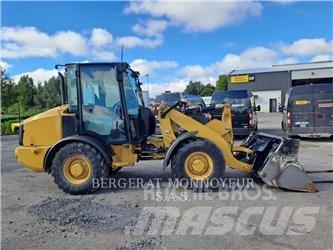 CAT 906M Фронтальні навантажувачі