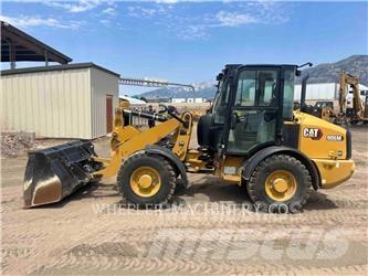 CAT 906M Фронтальні навантажувачі