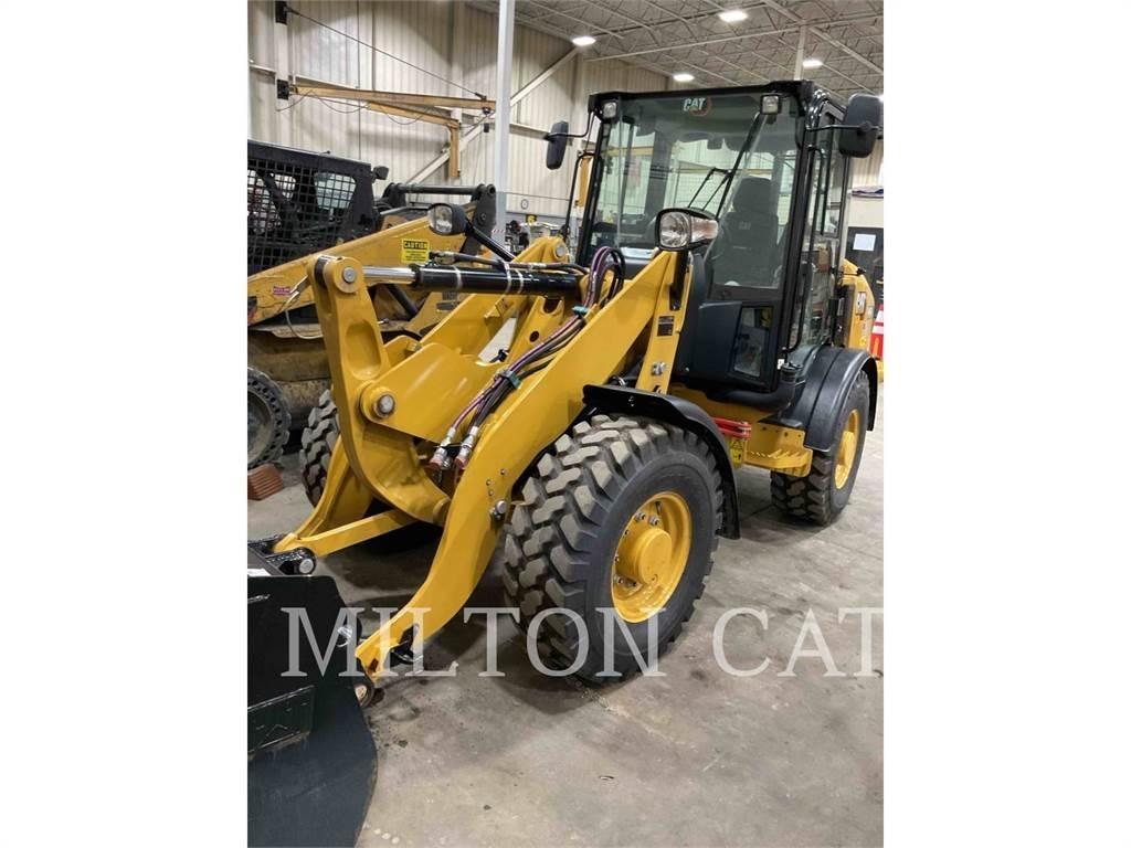 CAT 906M Фронтальні навантажувачі