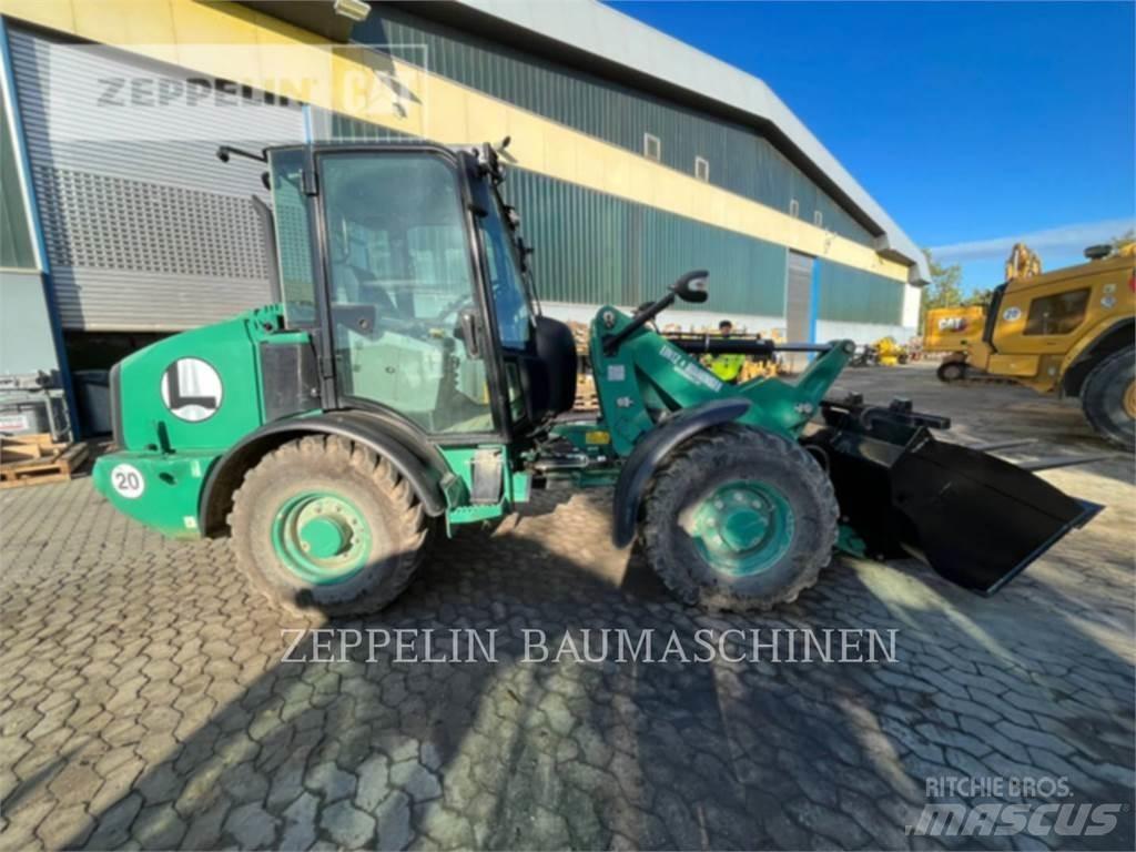 CAT 906M Фронтальні навантажувачі