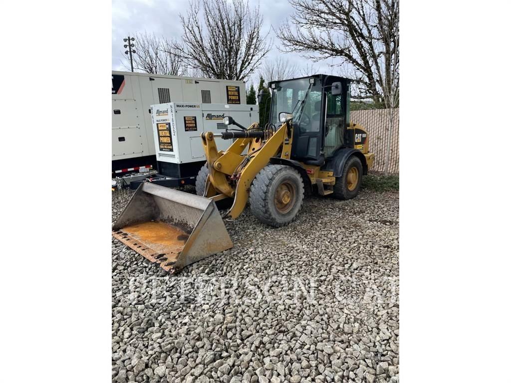 CAT 906M Фронтальні навантажувачі