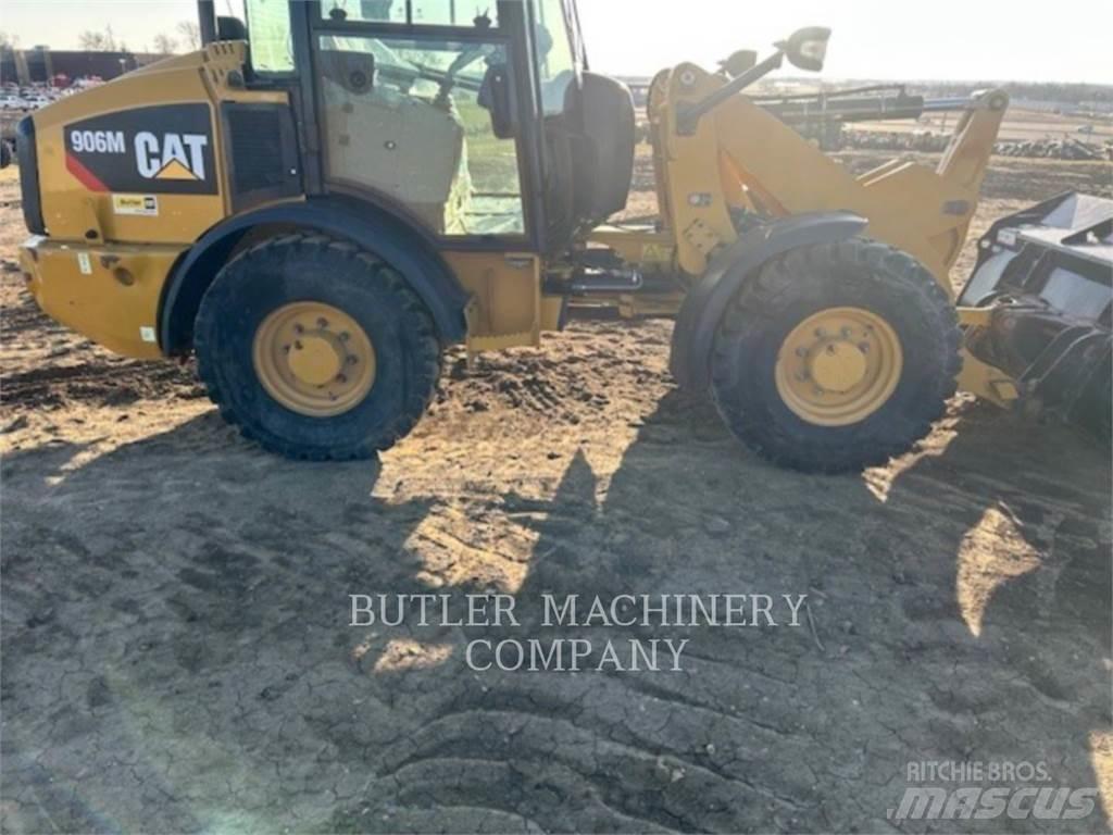 CAT 906M Фронтальні навантажувачі