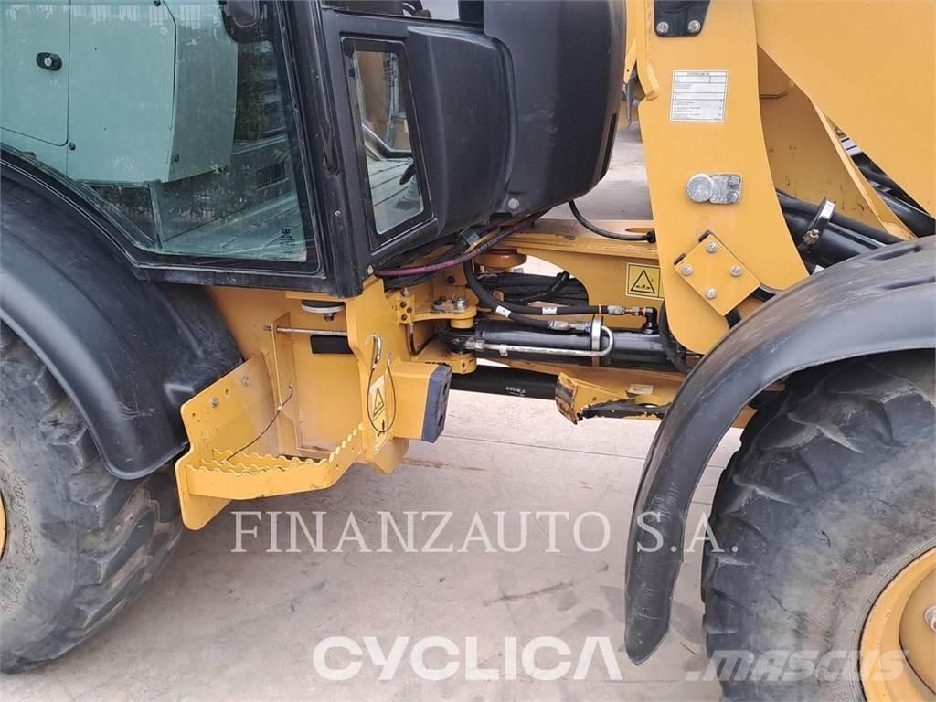 CAT 906M Фронтальні навантажувачі