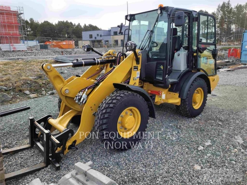 CAT 906M Фронтальні навантажувачі