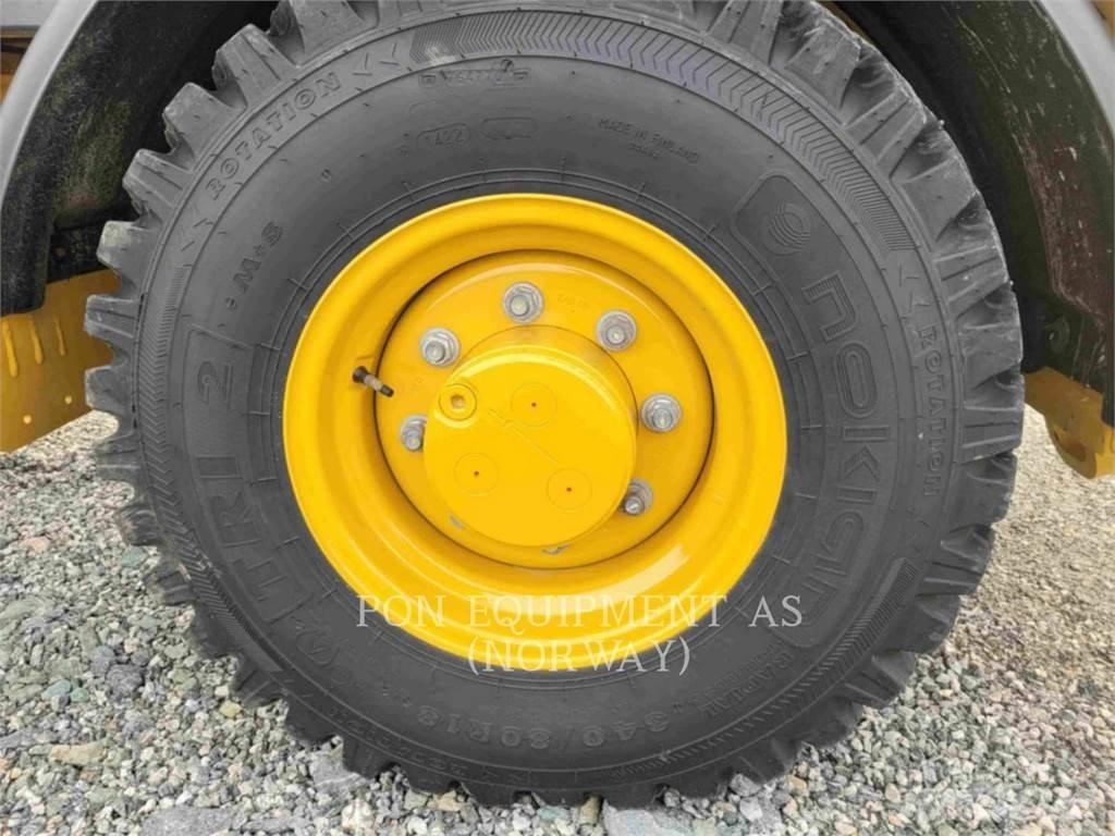 CAT 906M Фронтальні навантажувачі