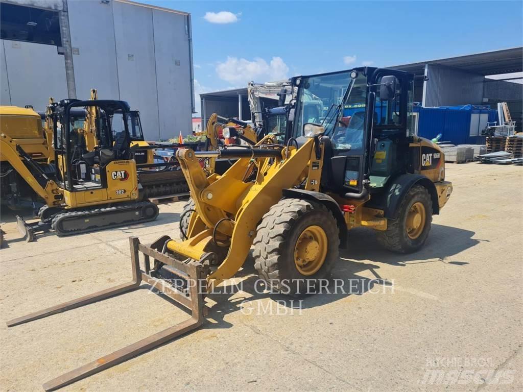 CAT 906M Фронтальні навантажувачі