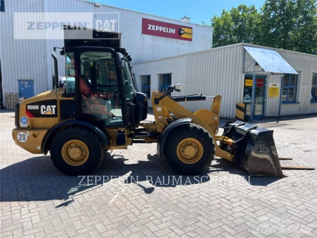 CAT 906M Фронтальні навантажувачі