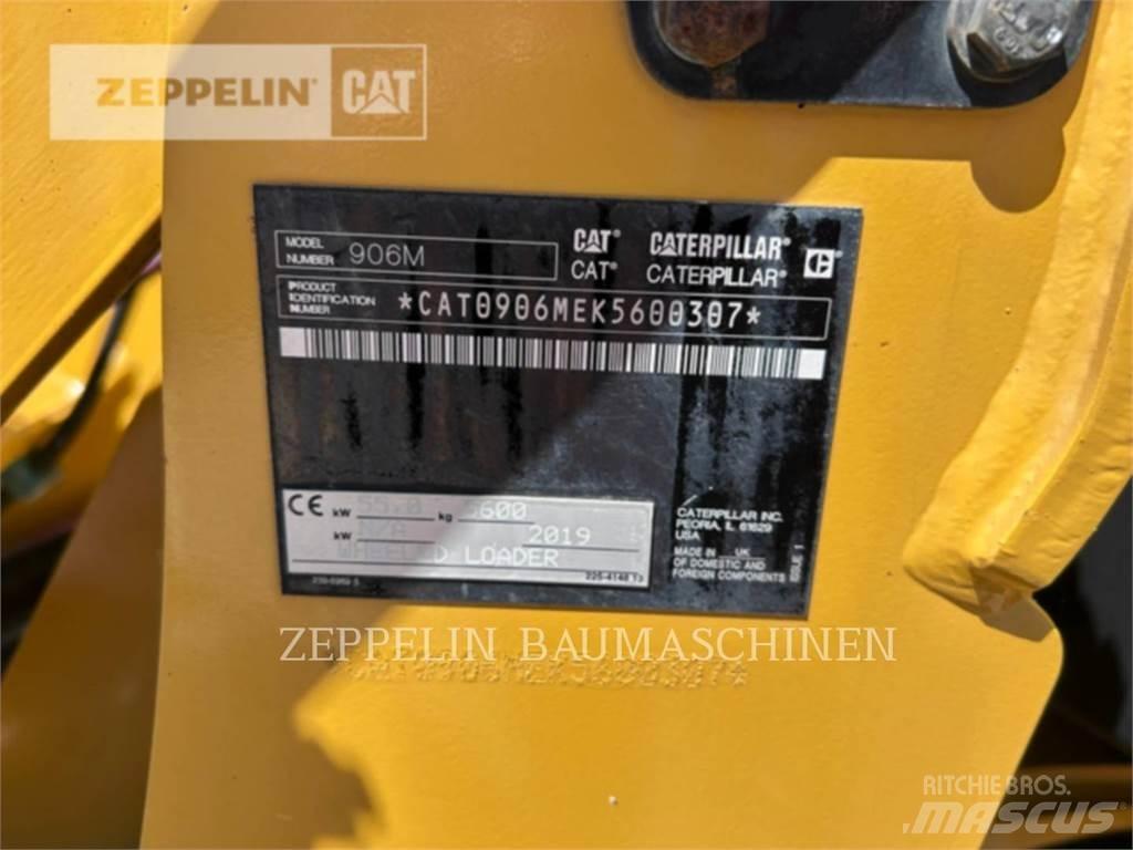 CAT 906M Фронтальні навантажувачі