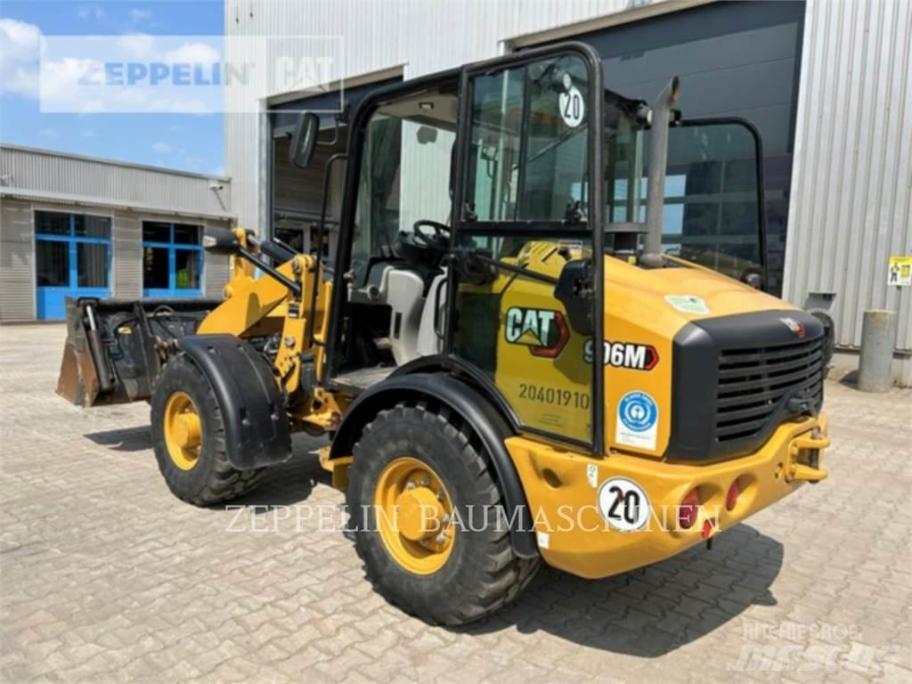 CAT 906M Фронтальні навантажувачі