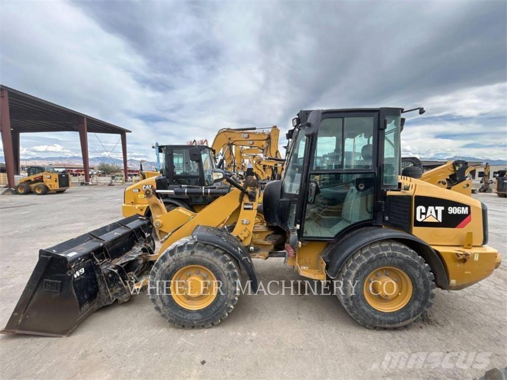 CAT 906M Фронтальні навантажувачі