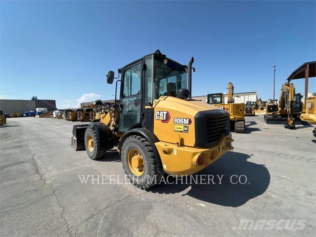 CAT 906M Фронтальні навантажувачі