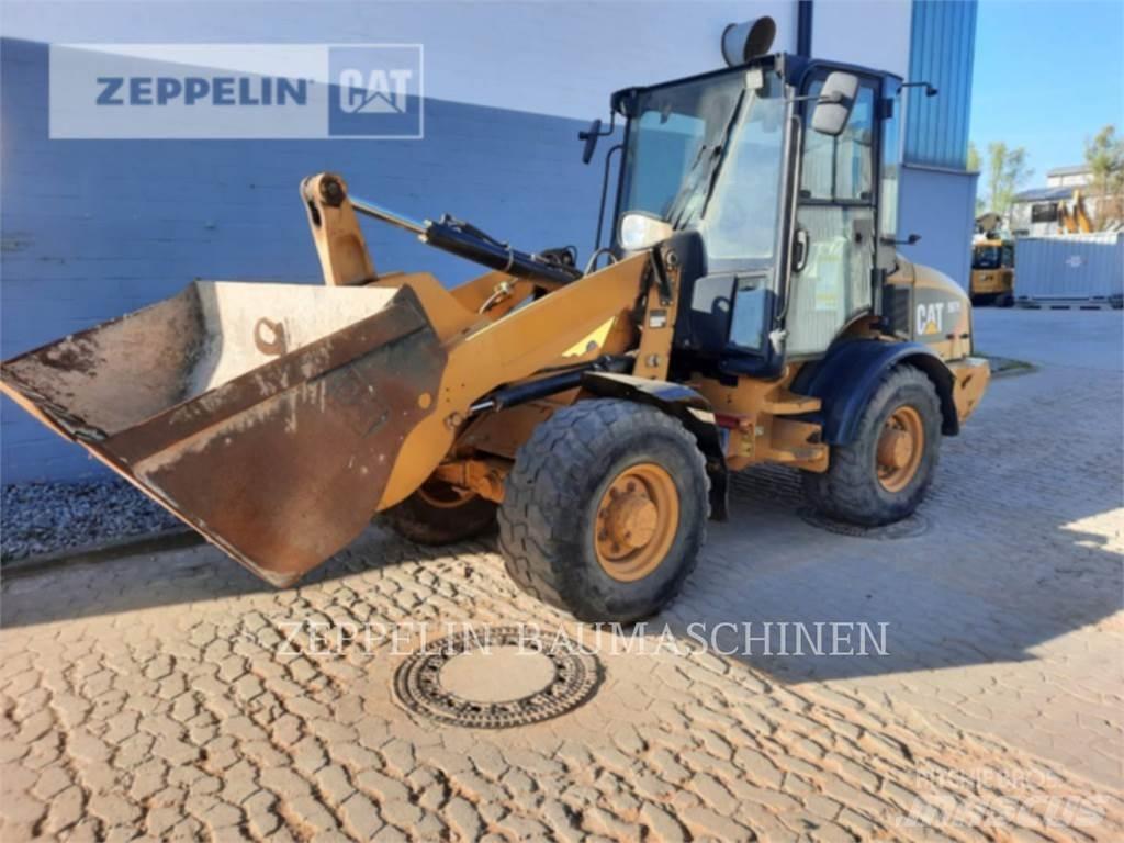 CAT 907H Фронтальні навантажувачі