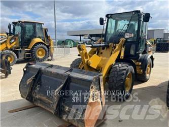 CAT 907M Фронтальні навантажувачі