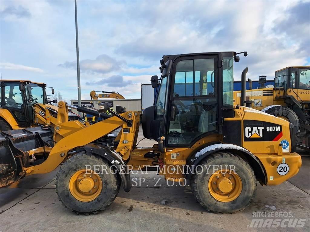 CAT 907M Фронтальні навантажувачі