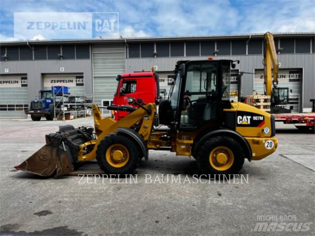CAT 907M Фронтальні навантажувачі
