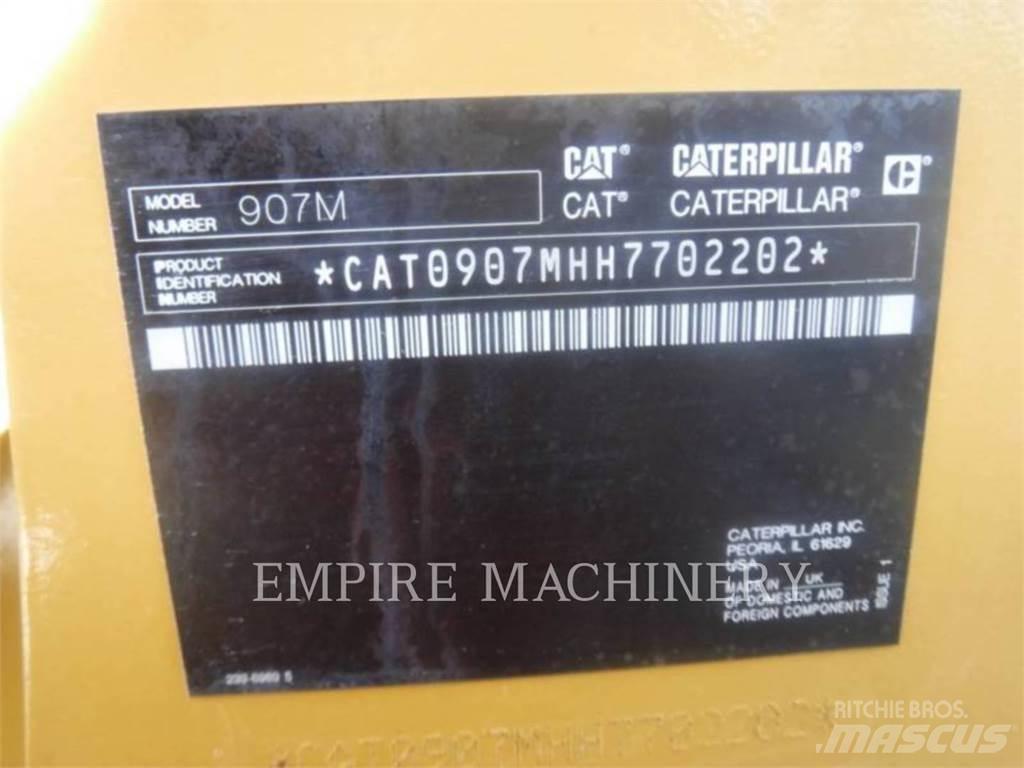 CAT 907M Фронтальні навантажувачі