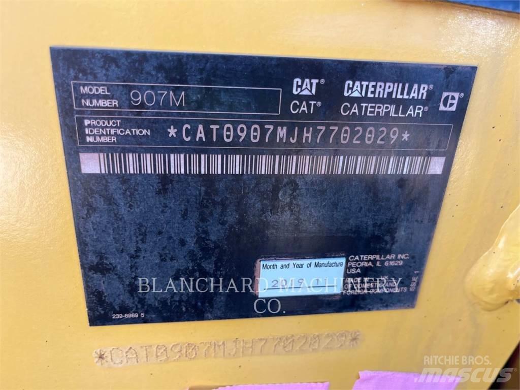 CAT 907M Фронтальні навантажувачі