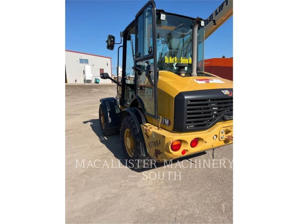 CAT 907M Фронтальні навантажувачі