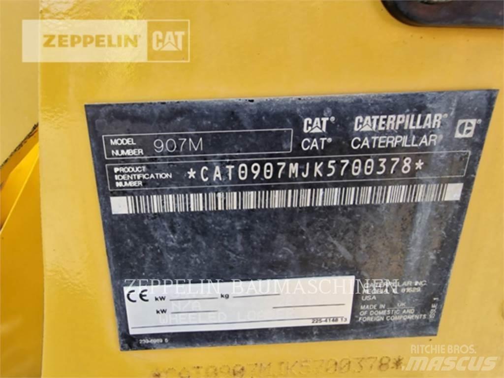 CAT 907M Фронтальні навантажувачі