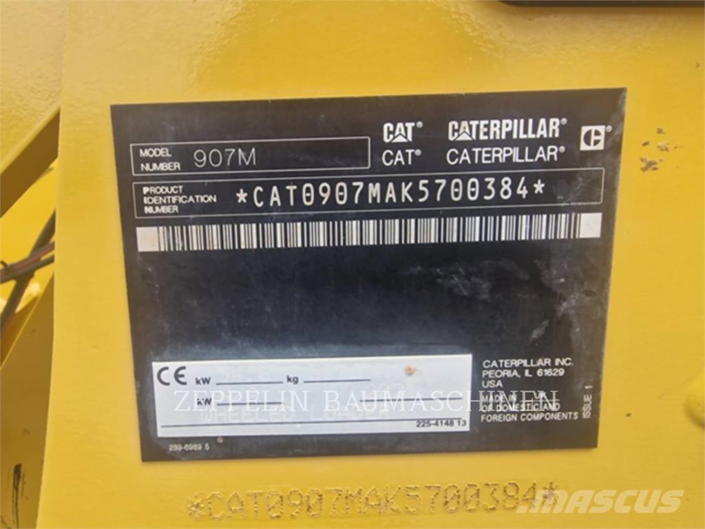 CAT 907M Фронтальні навантажувачі