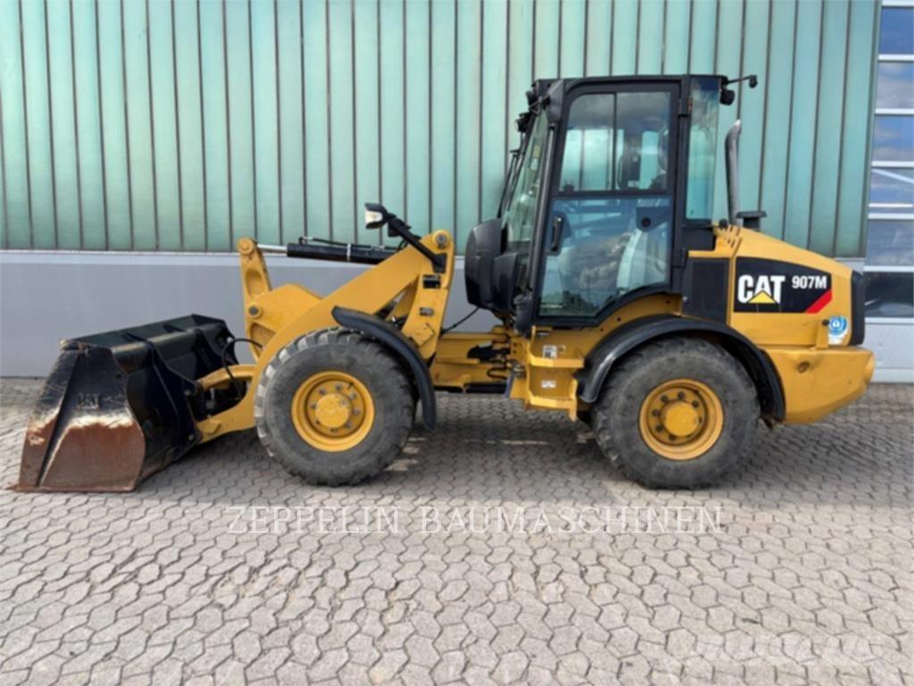 CAT 907M Фронтальні навантажувачі