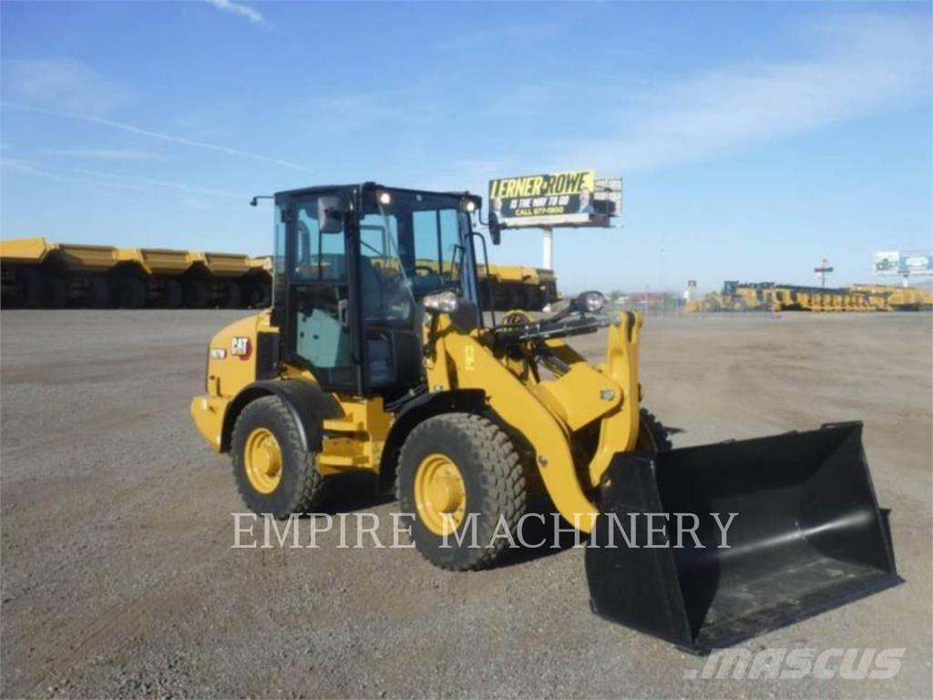 CAT 907M Фронтальні навантажувачі