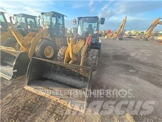 CAT 908 Фронтальні навантажувачі