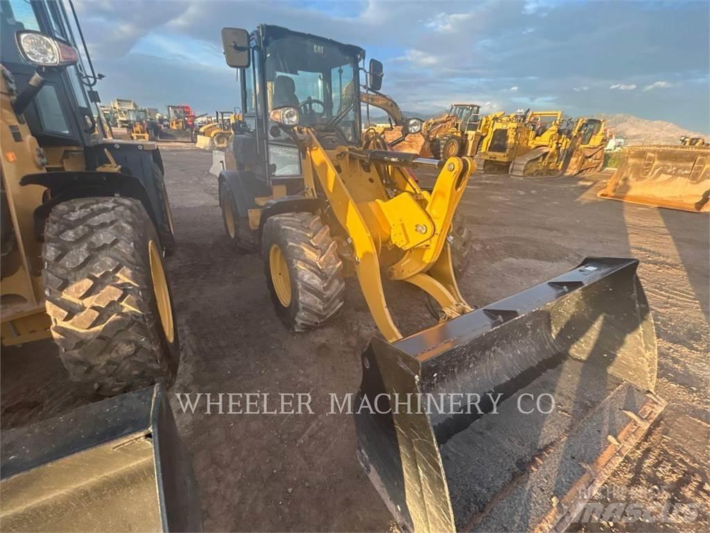 CAT 908 Фронтальні навантажувачі