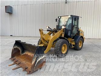 CAT 908 Фронтальні навантажувачі