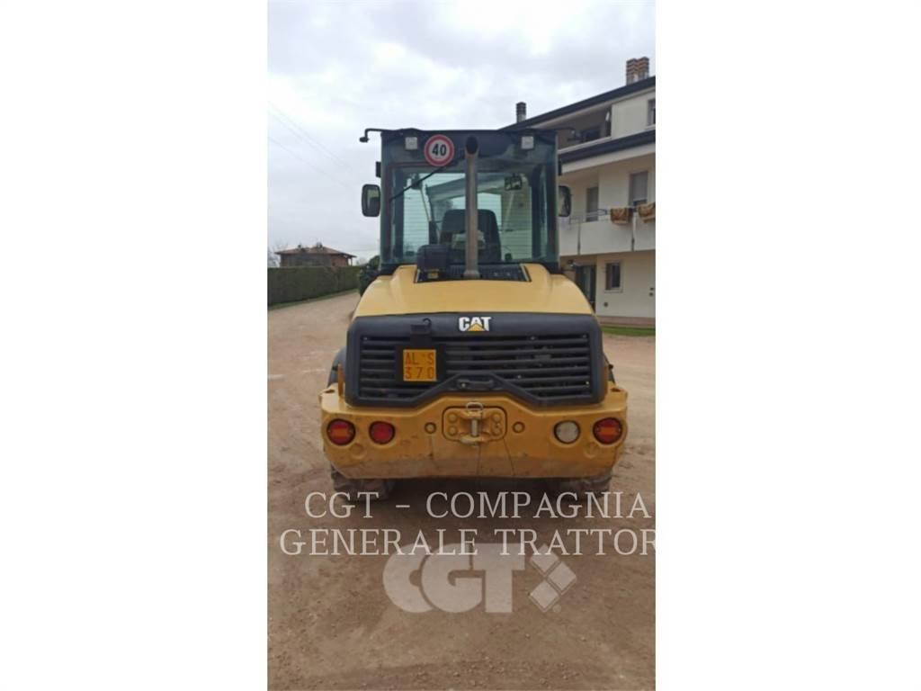 CAT 908 Фронтальні навантажувачі