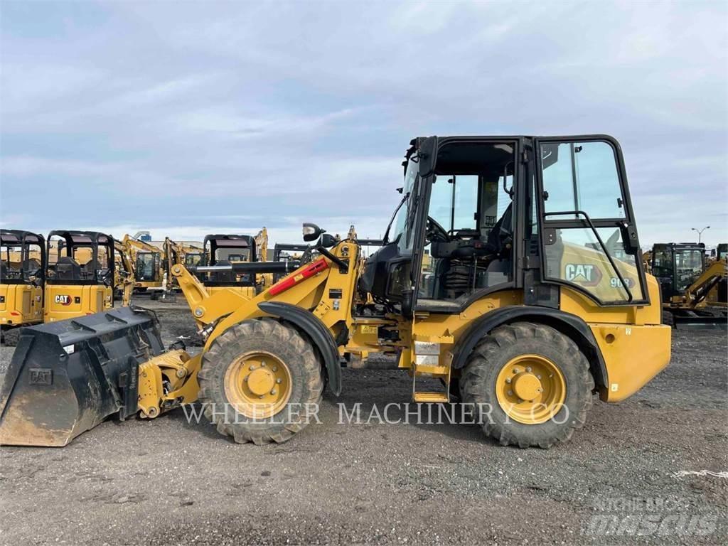 CAT 908 Фронтальні навантажувачі