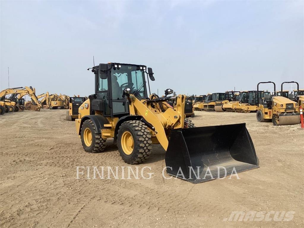 CAT 908 Фронтальні навантажувачі