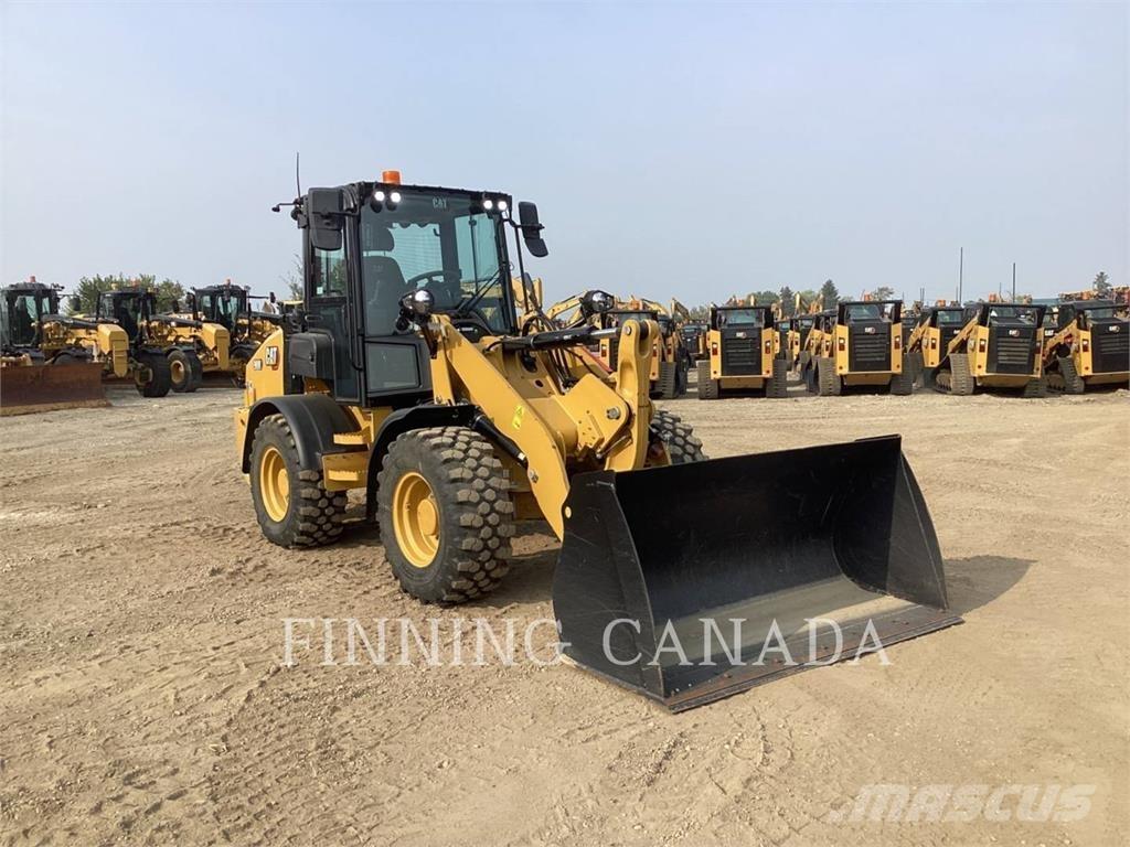 CAT 908 Фронтальні навантажувачі